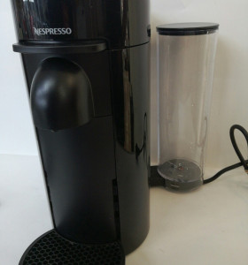 1-1-233204-1-Cafetera Capsulas De Longhi Nespresso Vertuo Plus Negra Automática