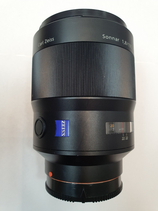 1-1-189792-2-Objetivo sony MOD-sal135f18z