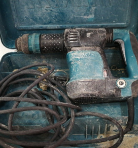 1-1-214192-1-Taladro Electrico Makita 1820