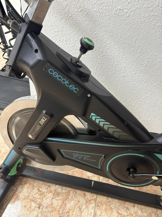 1-1-259892-5-Bicicleta Spinning Cecotec Dynamic Bike Negra 