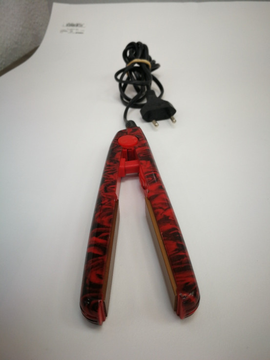 1-1-254434-3-Plancha Pelo De Viaje Roja