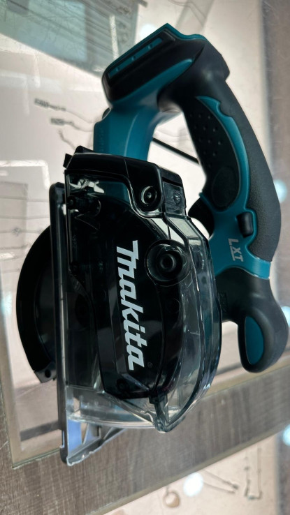 1-1-246412-3-Sierra Circular Sierra Circular De Makita Con Metales 18 V Ion Ø 136 Mm DCS552 