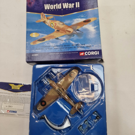 1-1-251659-2-Bebé y juguetes Corgi AA32003 Hawker Hurricane Mk II D LIMITED EDITION