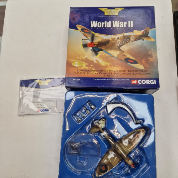 1-1-251658-2-Bebé y juguetes Corgi aa31904 SPITFIRE MKVB lIBYA 