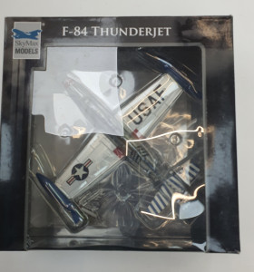 1-1-251643-1-Bebé y juguetes Sky max F-84E thunderjet 1 72 azul