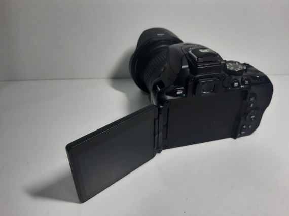 1-1-238338-2-Cámara Digital Réflex Nikon 5600 Objetivo 10-20 Vr