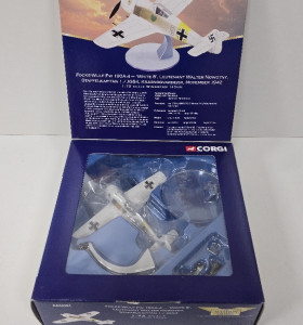 1-1-251636-1-Bebé y juguetes Corgi Focke-Wulf FW190 A-4 White 8 Leutenant W Nowotny - JG54 AA34301 2