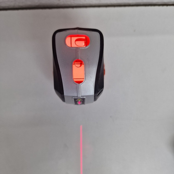 1-1-245163-2-Nivel Laser Black And Decker 120