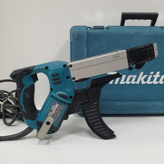 1-1-255977-2-Atornillador Makita 6843-240V - Atornilladora 