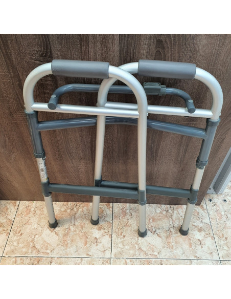 1-1-262794-2-Andador Fijo Invacare 