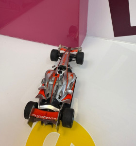 9-9-72814-1-Coche metal scalextric mercedes benz mobil 1 2