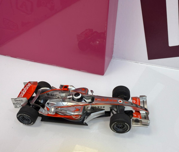 9-9-72814-3-Coche metal scalextric mercedes benz mobil 1