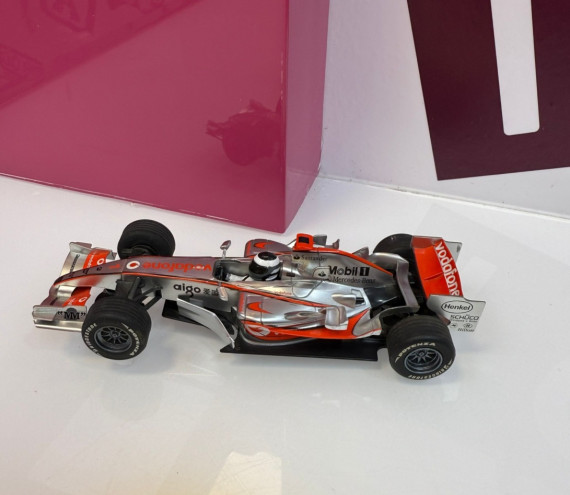 9-9-72814-4-Coche metal scalextric mercedes benz mobil 1