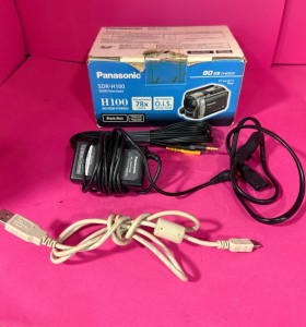 8-8-72869-1-Videocámara Digital Panasonic SDR-H100 2