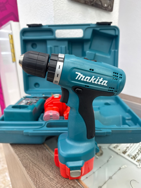 1-1-260688-2-Taladro A Bateria Makita 6270d 3 Baterias