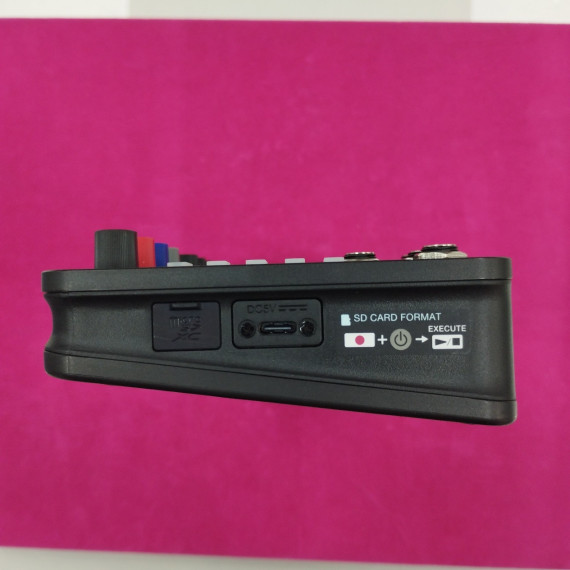 6-6-162703-3-Controlador Livetrak L6