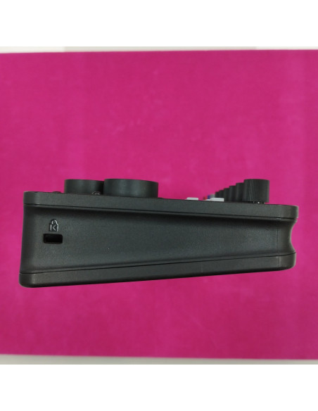 6-6-162703-4-Controlador Livetrak L6