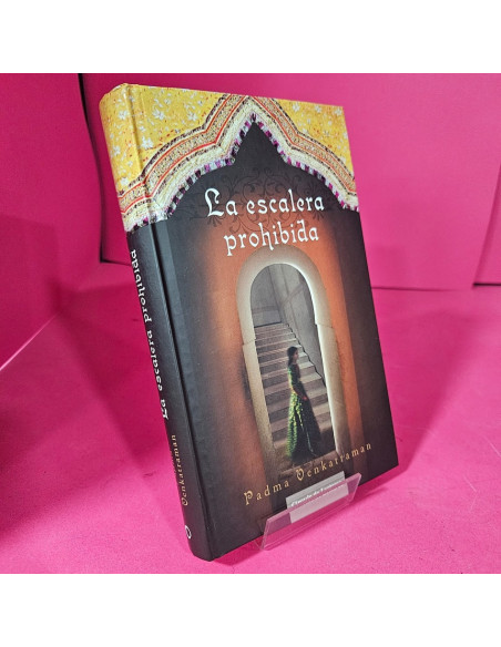 8-8-73136-1-Libro la escalera prohibida (Padma Venkatraman)