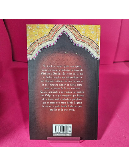 8-8-73136-2-Libro la escalera prohibida (Padma Venkatraman)