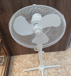 1-1-263513-1-Ventilador De Pie Blanco