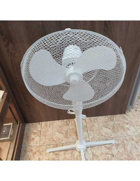 1-1-263513-1-Ventilador De Pie Blanco