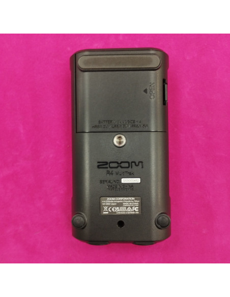 6-6-162724-3-Grabador Digital Zoom R4