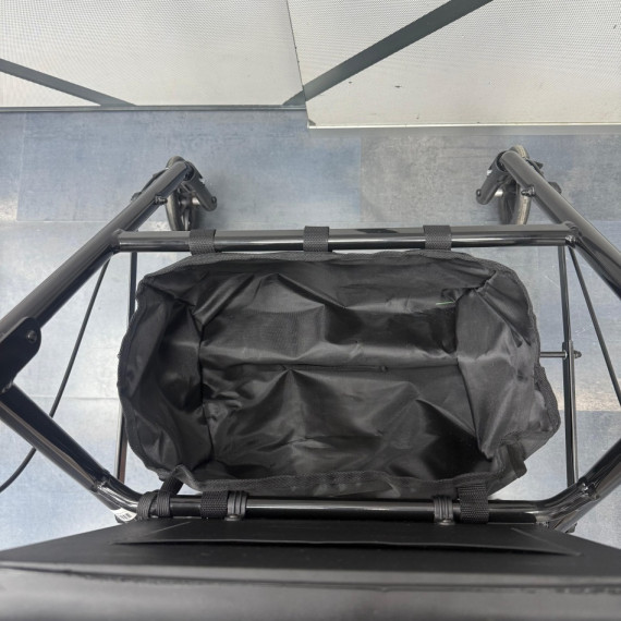 8-8-73147-2-Andador PePe Rollator