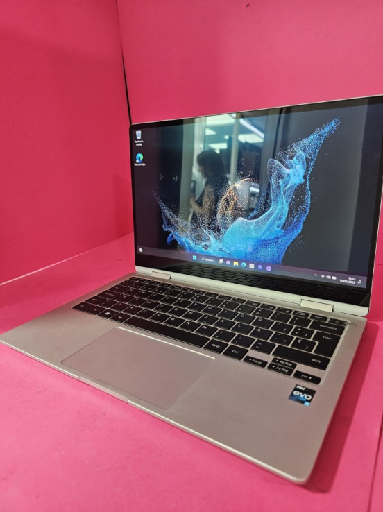 8-8-56544-6-Netbook Galaxy Book2 360 730QED-KB1 Windows11 Home, Intel Core I5 1235U 13.3FHD Touch Amoled, Vram