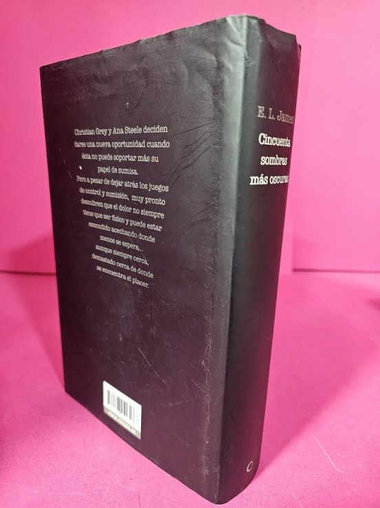 8-8-73106-2-Libro Cincuenta sombras mas oscuras
