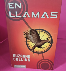 8-8-73125-1-Libro en llamas (suzanne collins)