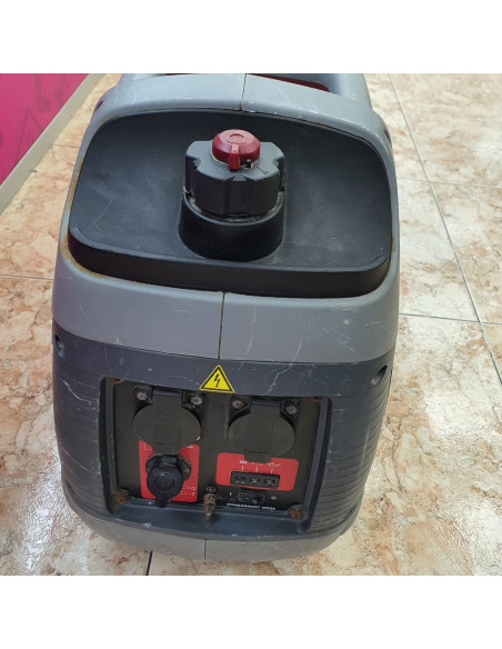 1-1-263925-2-Generador Electricidad Briggs Stratton P2000 