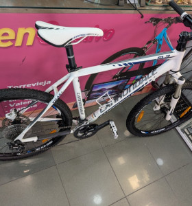 6-9-69002-1-Bicicleta Montana Canondale SL3 Talla XL 26 Blanca