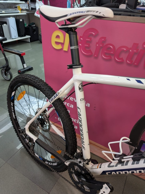 6-9-69002-6-Bicicleta Montana Canondale SL3 Talla XL 26 Blanca 