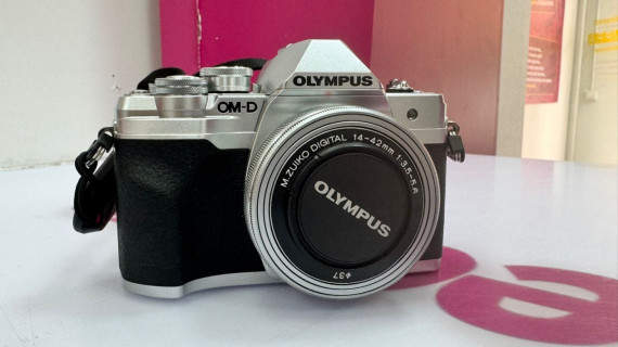 7-7-77027-11-Cámara digital EVIL Olympus OM D IV Objetivo Olympus 14-42mm