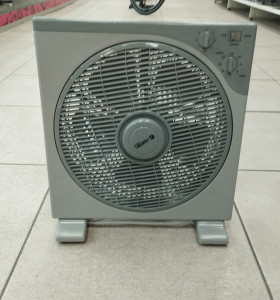 6-6-164552-1-Ventilador De Suelo Blaco Y Gris Raydan