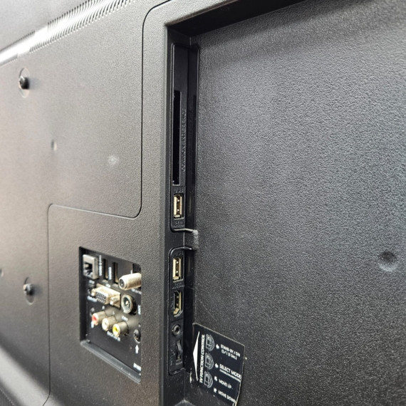 8-8-70712-8-Televisor LED EAS Electric E55SL952