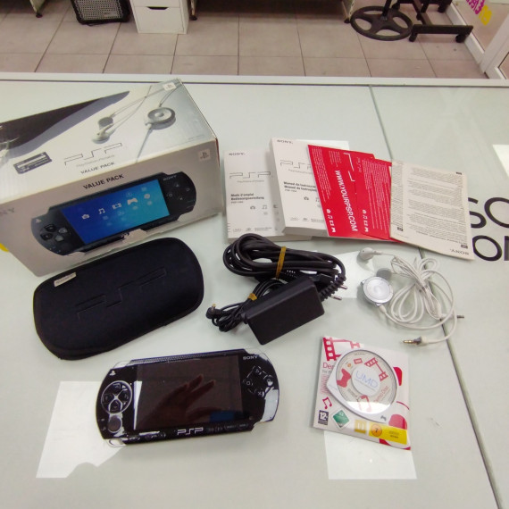 6-6-164733-3-Consola PSP 1004K