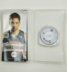 6-6-164735-1-Videojuego PSP NBA 06 2