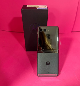 8-8-70952-1-Smartphone Motorola Razr 40 Ultra 8 256GB 2