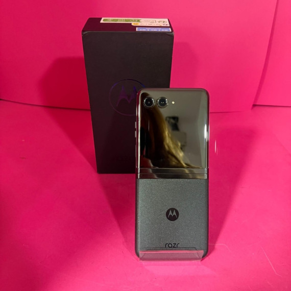 8-8-70952-2-Smartphone Motorola Razr 40 Ultra 8 256GB