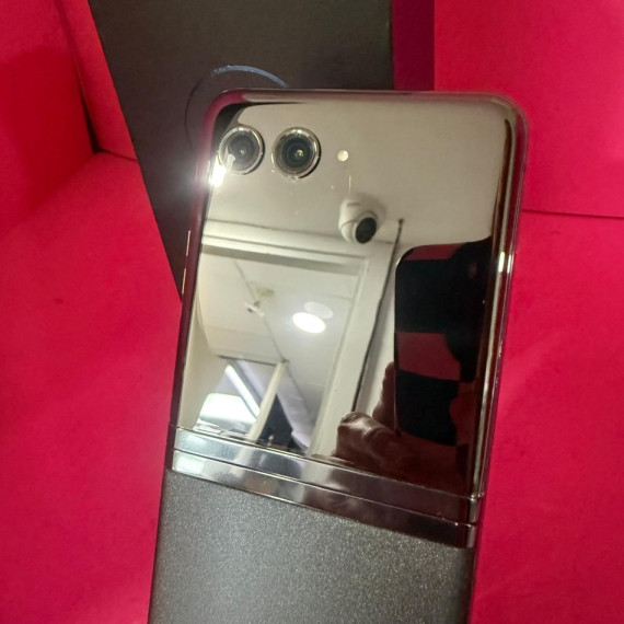 8-8-70952-3-Smartphone Motorola Razr 40 Ultra 8 256GB