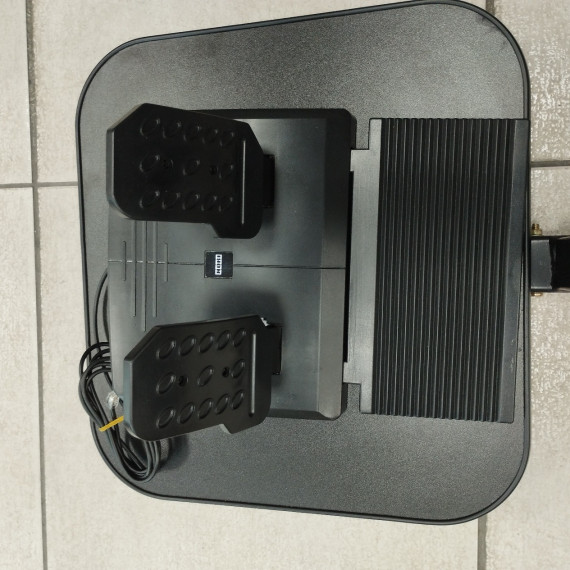 6-6-164543-4-Accesorio PS4 Hori RWA Con Soporte Para Pedales
