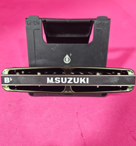 8-8-73701-1-Armonica M.SUZUKI OLIVE 10-hole diatonic C-20  2