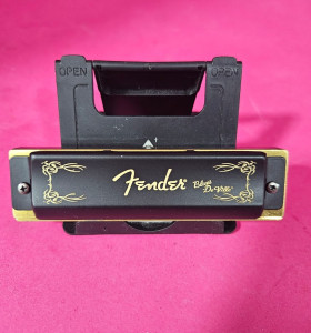 8-8-73697-1-Armónica Fender Blues-De Ville C