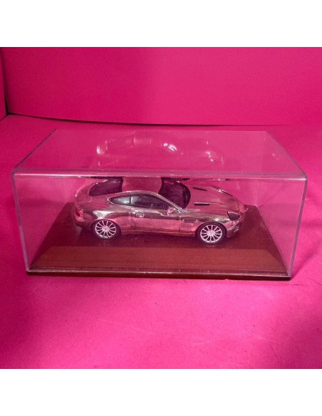 8-8-73859-2-Coche metal Aston Martin V12