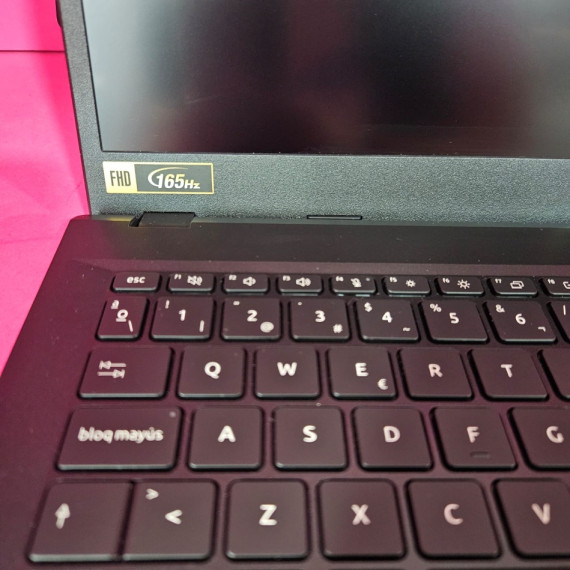 8-8-71196-7-Ordenador Portátil Acer Nitro V15 AMD Ryzen 7 7735HS Radeon Graphics 16ram 954SSD Nvidia GeForce R