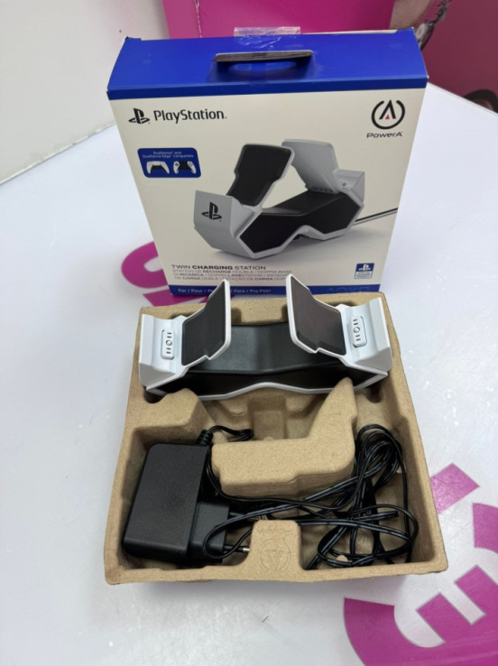 7-7-82625-2-Accesorio PS5 Cargador Mando PS5