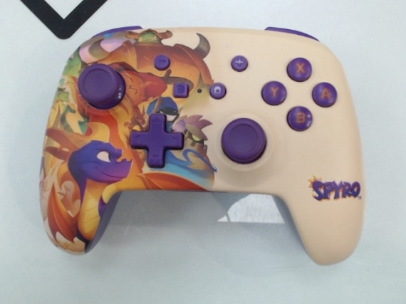 6-6-165485-1-Mando Nintendo Switch Spyro