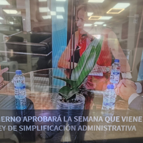 1-1-252309-4-Televisor LED LG 42lb650v 