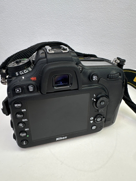 1-1-266038-4-Cámara Digital Réflex Nikon D7200 Objetivo 18-140mm